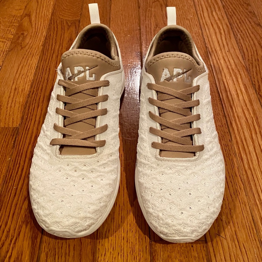 APL Techloom Phantom White & Almond